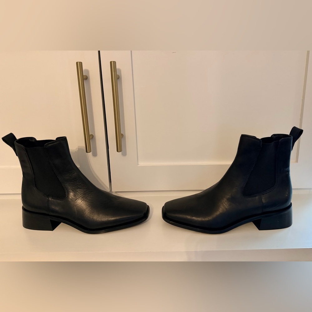 Sam Edelman Thelma Chelsea Boots 7M New Without Box